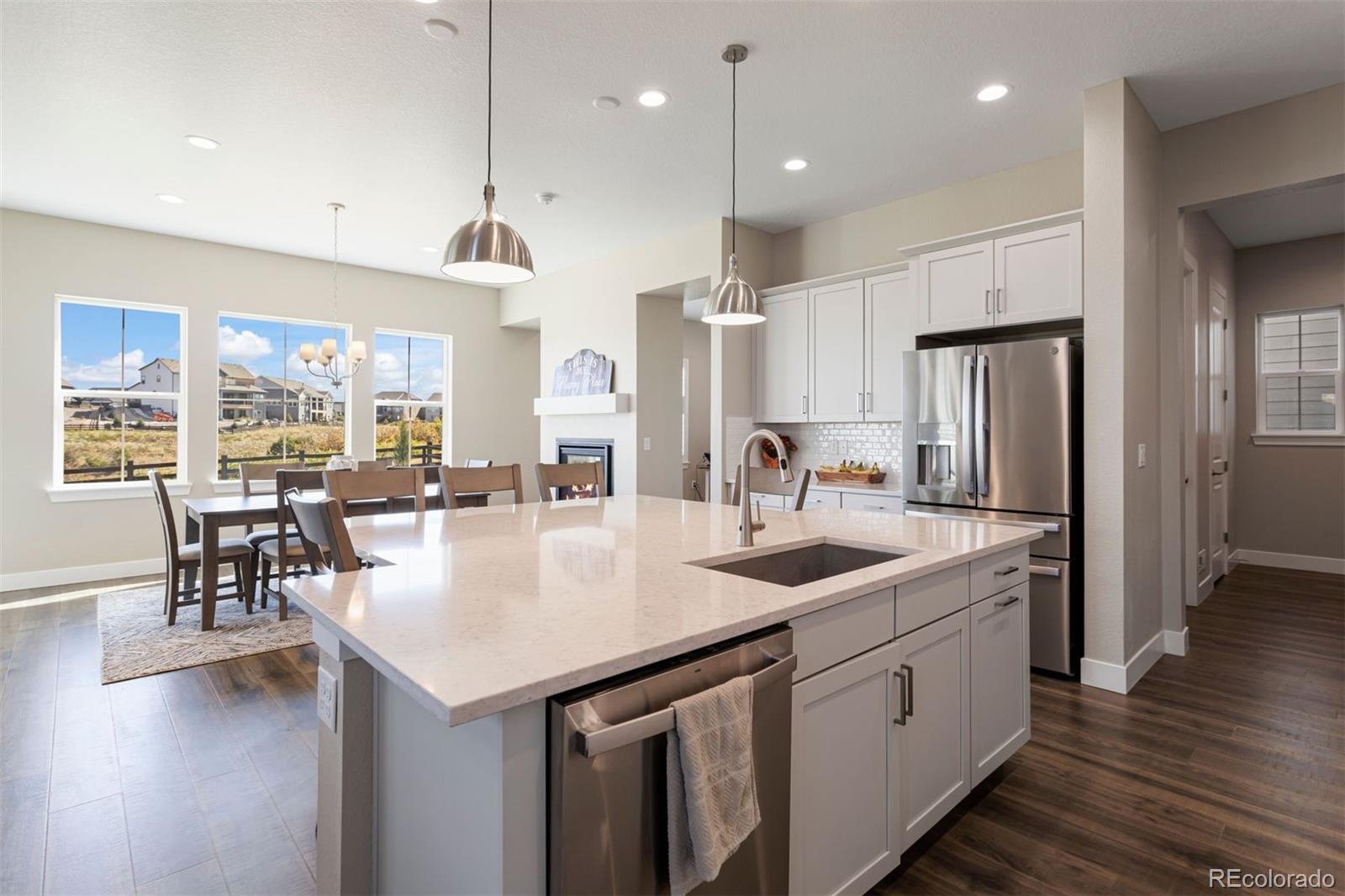 3077 Carabiner Street