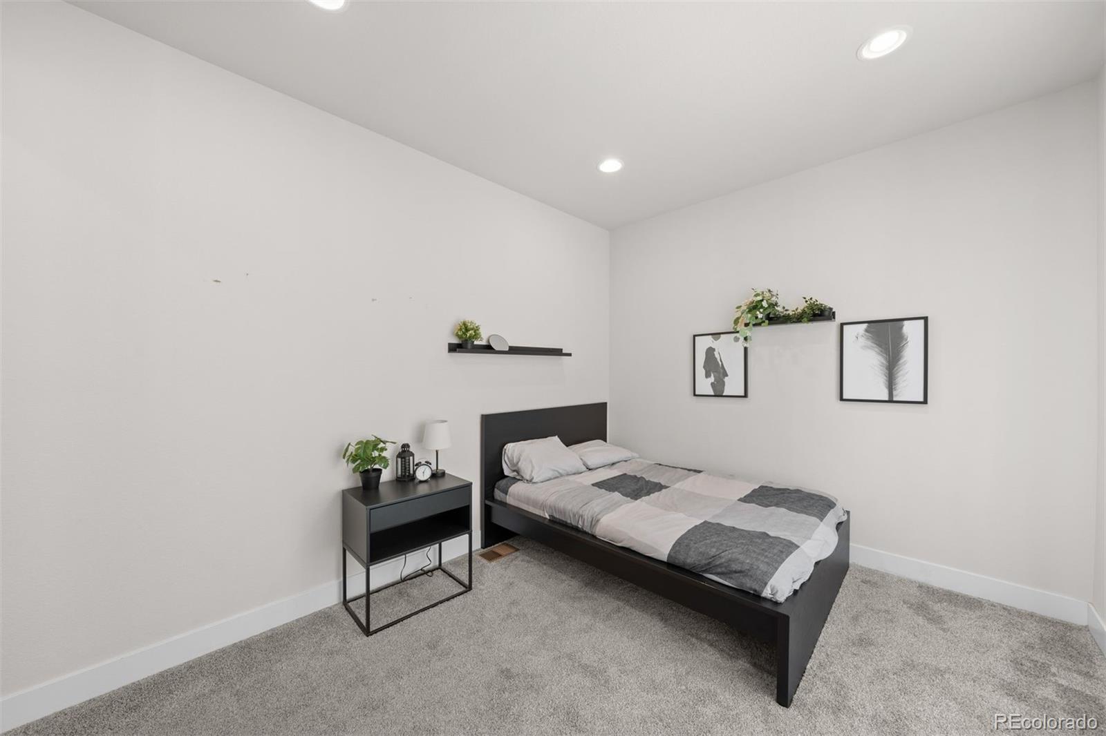 15807 E Broncos Place