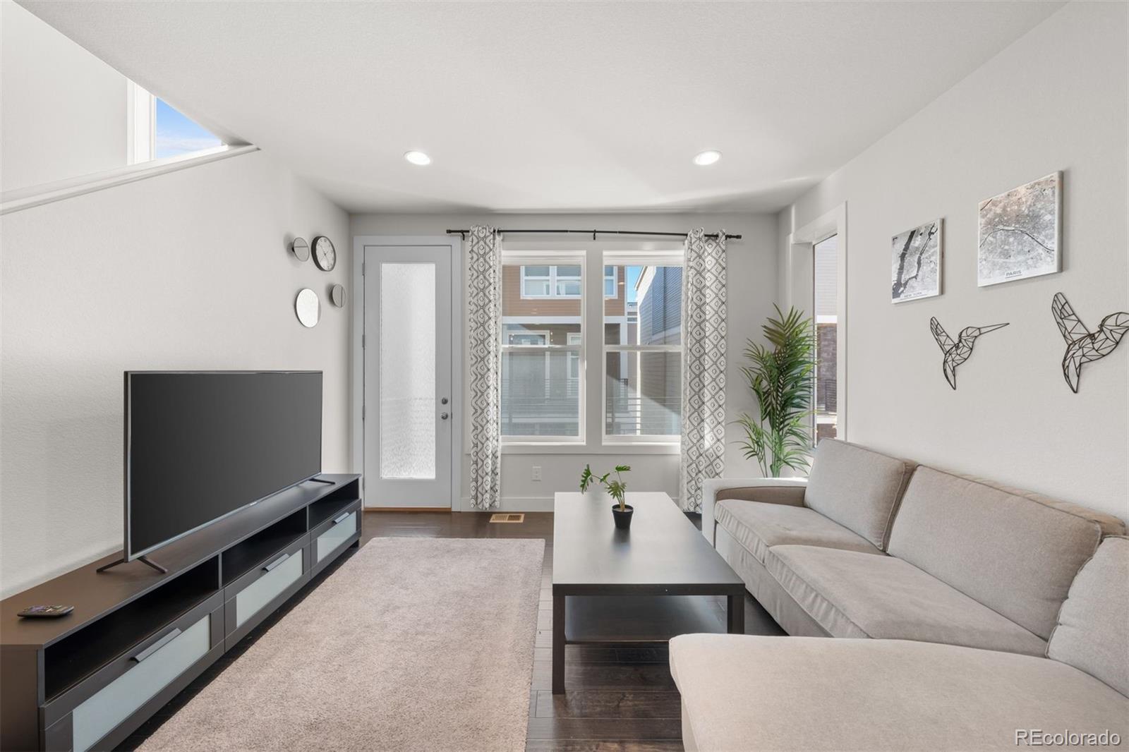 15807 E Broncos Place