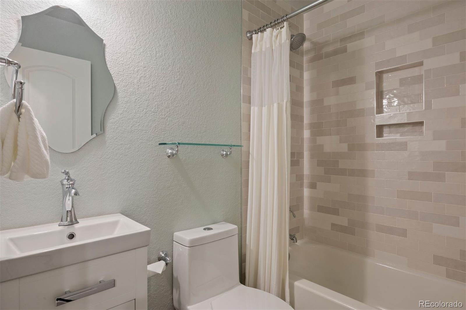 5704 Jasper Pointe Circle