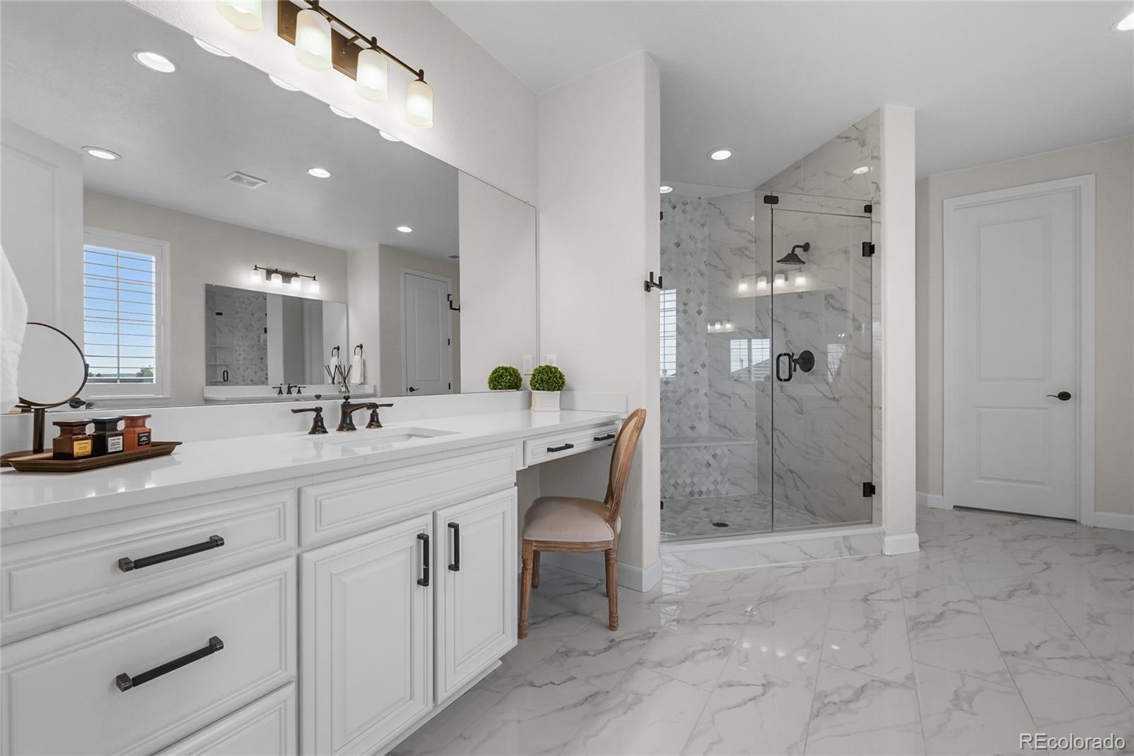 5625 Heritage Oak Drive