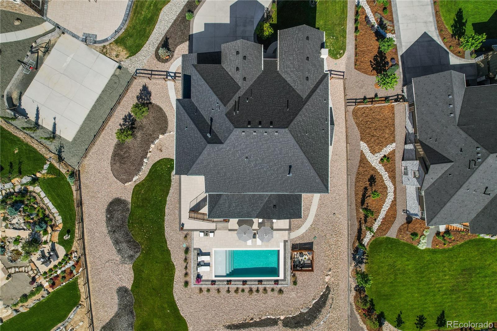 5625 Heritage Oak Drive