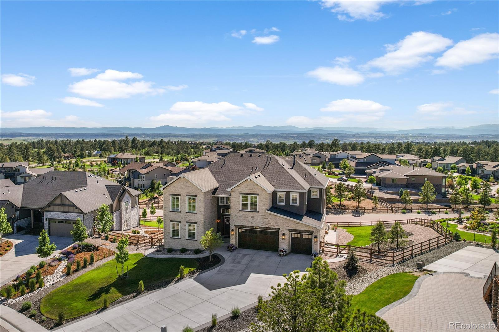 5625 Heritage Oak Drive