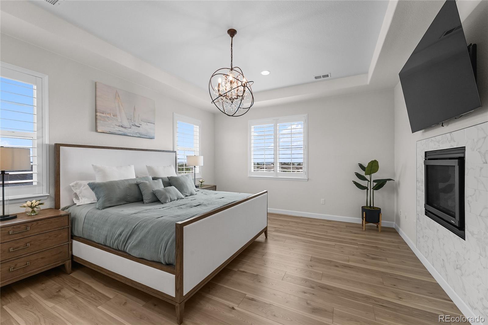 5625 Heritage Oak Drive