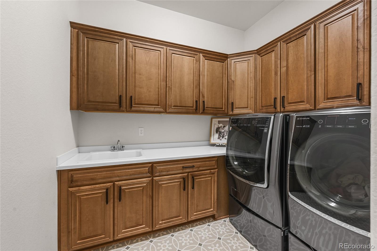 5625 Heritage Oak Drive