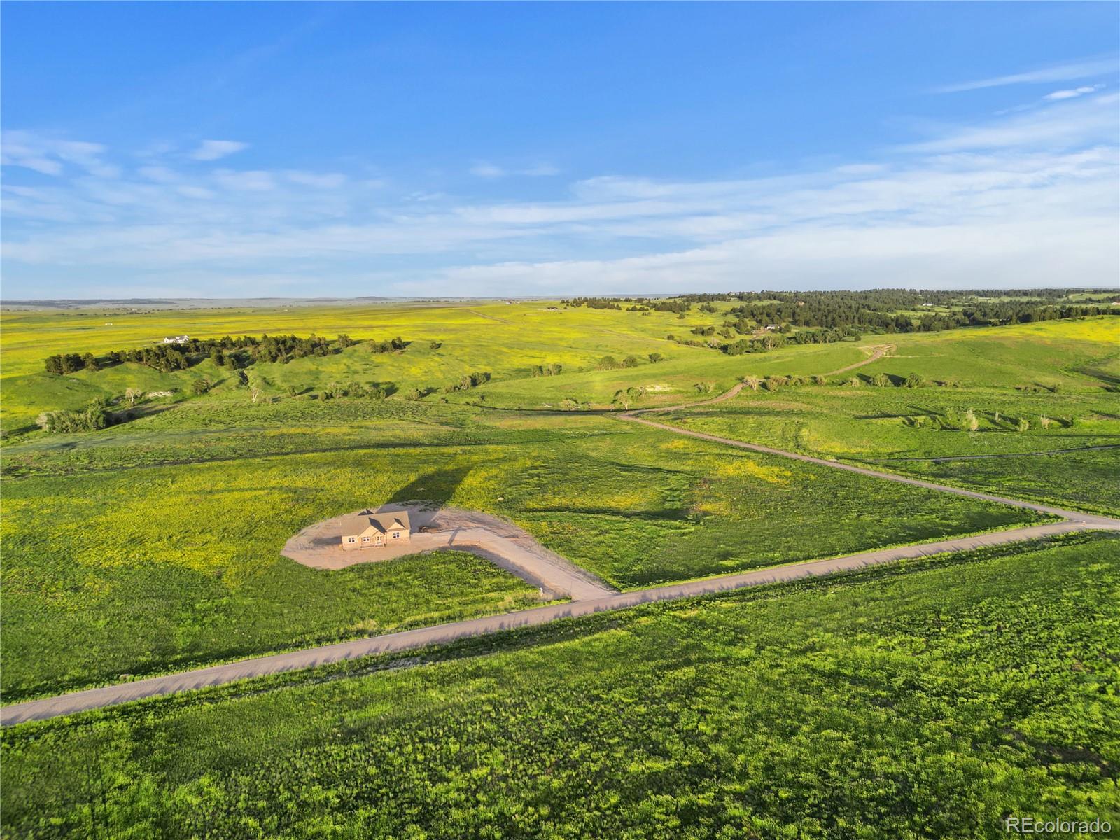 35652 Happiness Trail