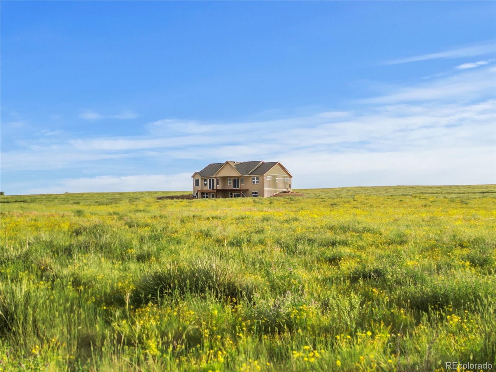 35652 Happiness Trail