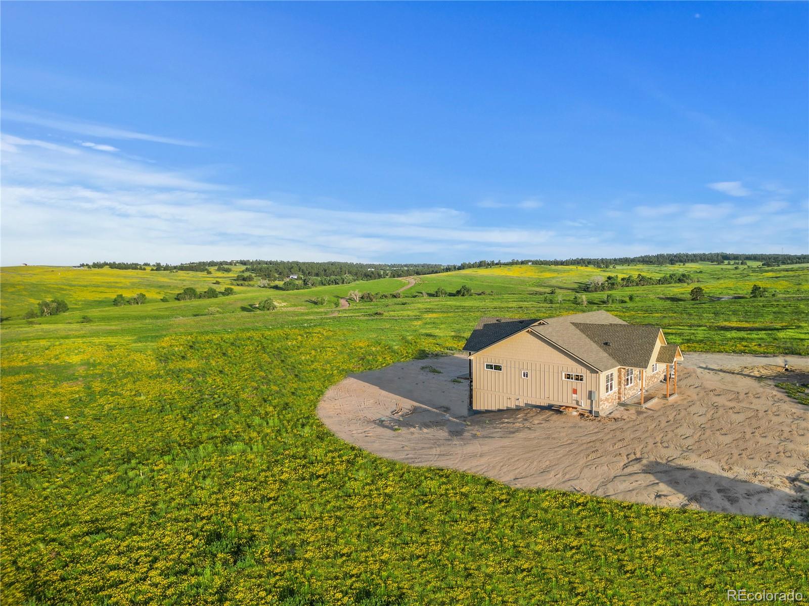 35652 Happiness Trail