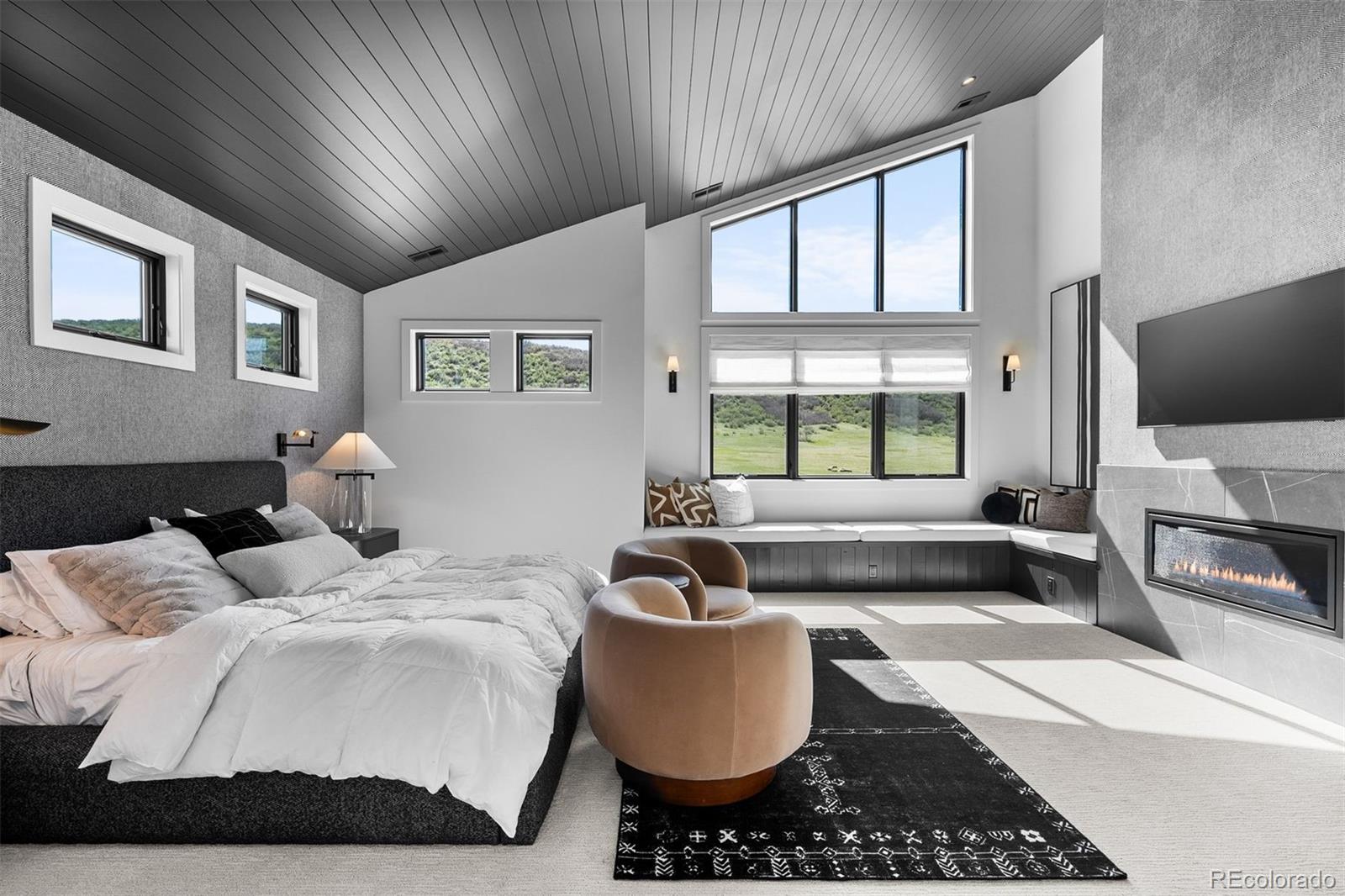 5815 Peppy San Circle