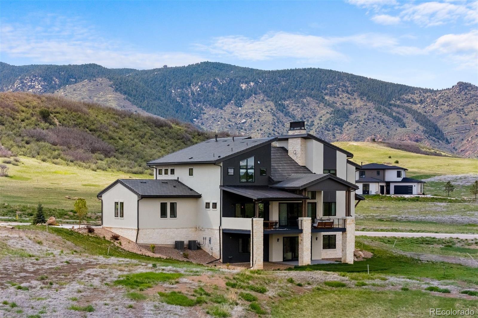 5815 Peppy San Circle