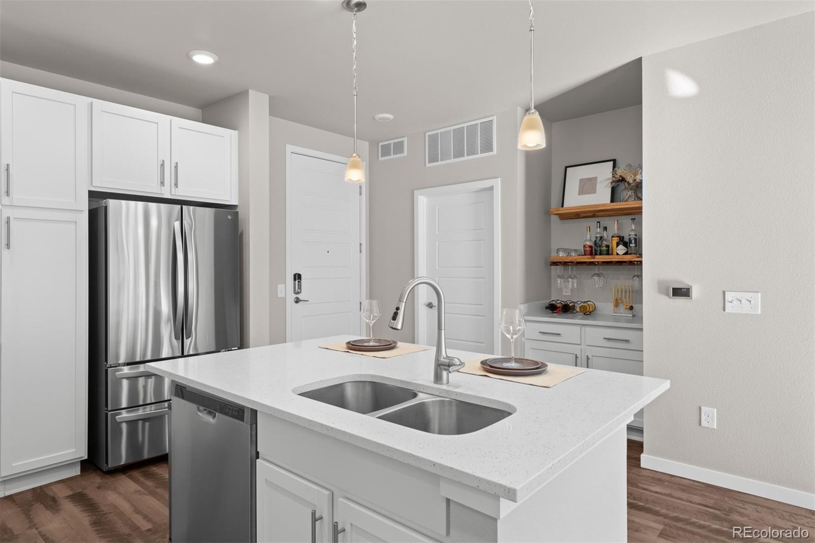 400 E Fremont Place Unit: 204