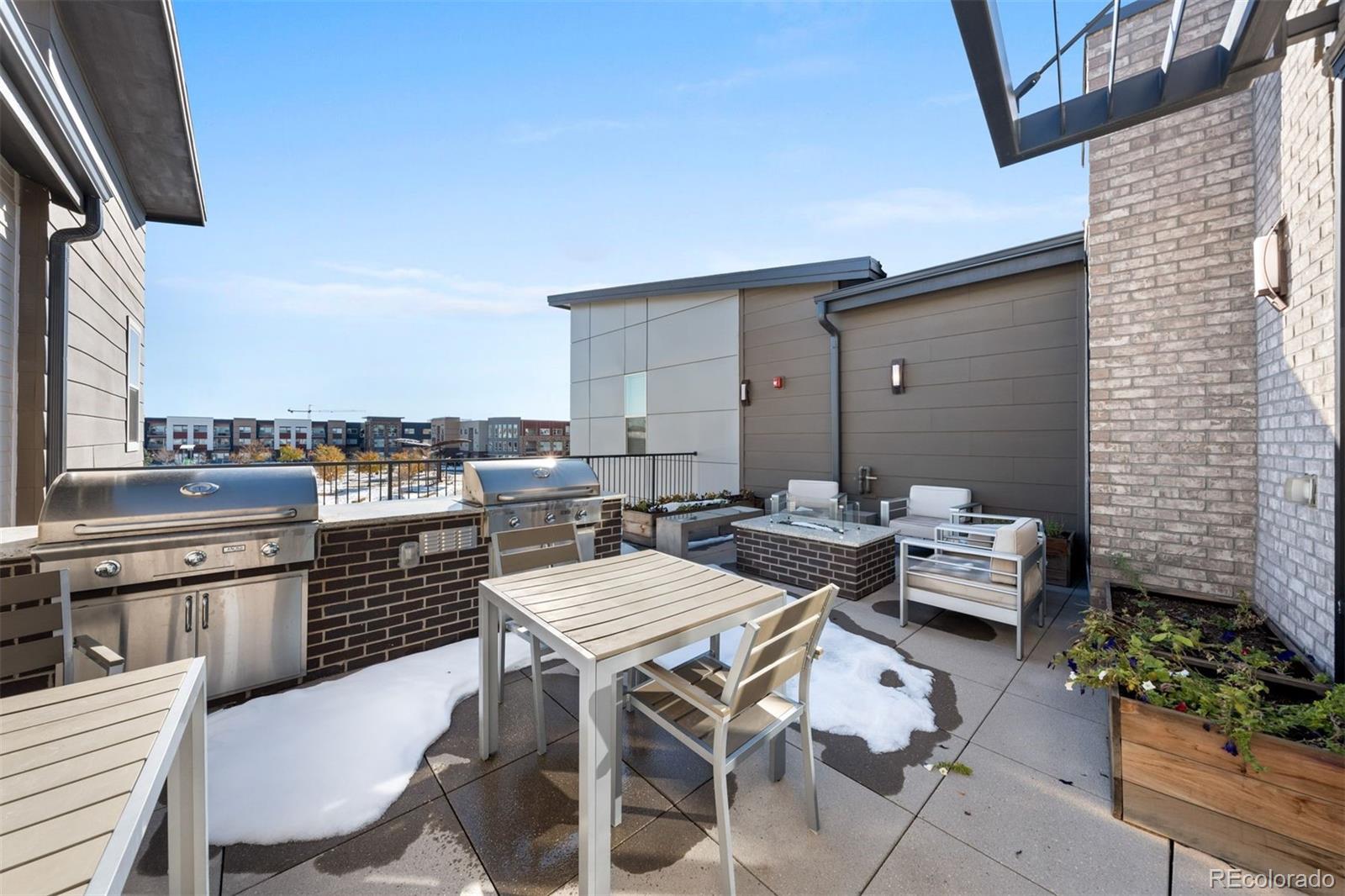 400 E Fremont Place Unit: 204