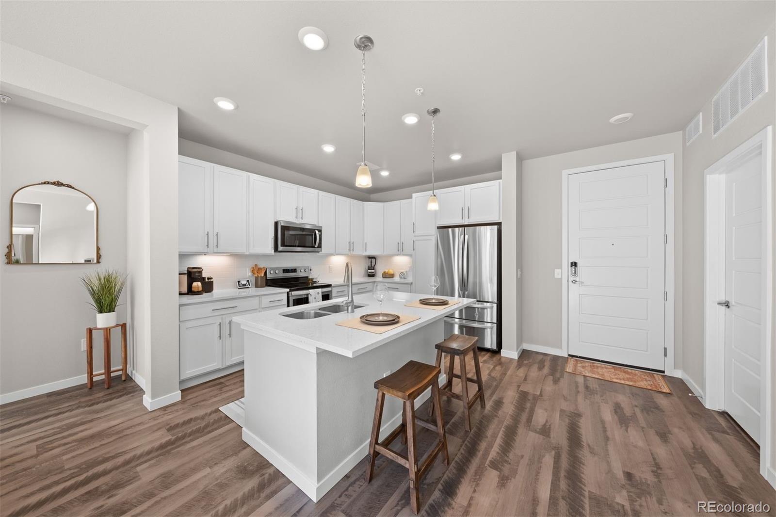 400 E Fremont Place Unit: 204