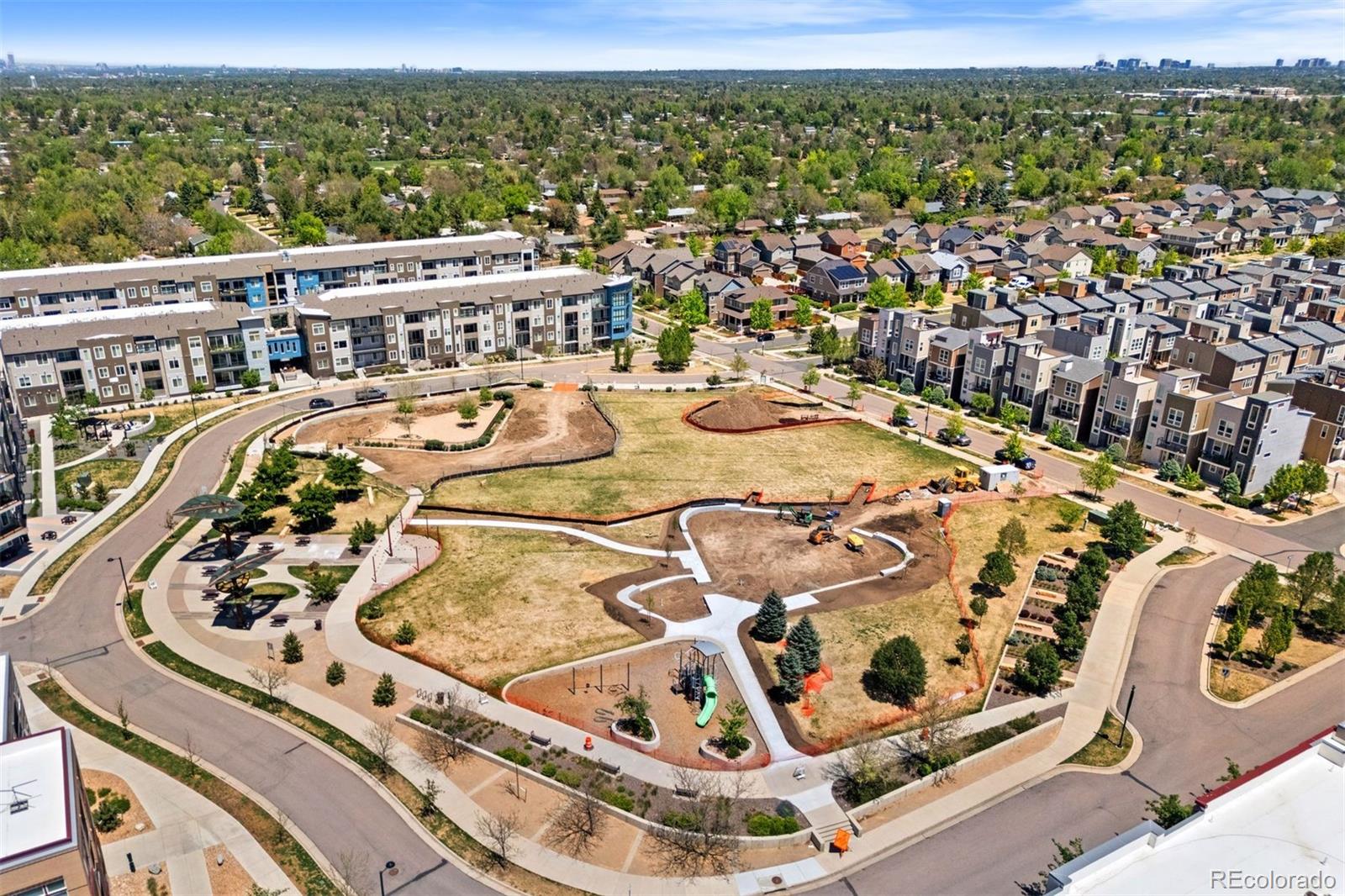 400 E Fremont Place Unit: 204