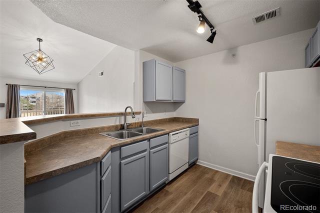 7440 S Blackhawk Street Unit: 306