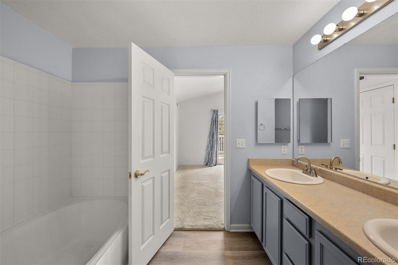 7440 S Blackhawk Street Unit: 306