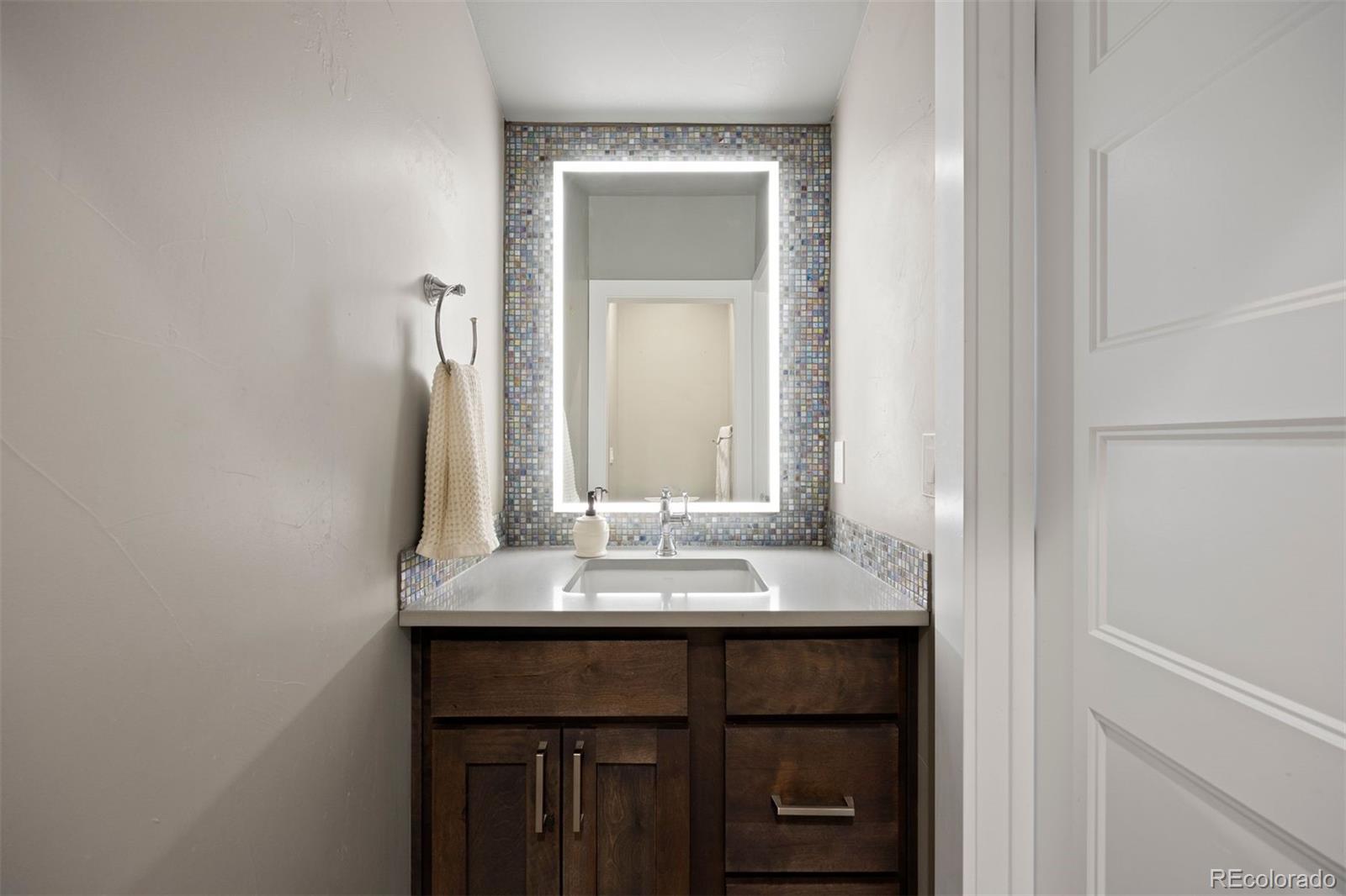 1803 Avenida Del Sol