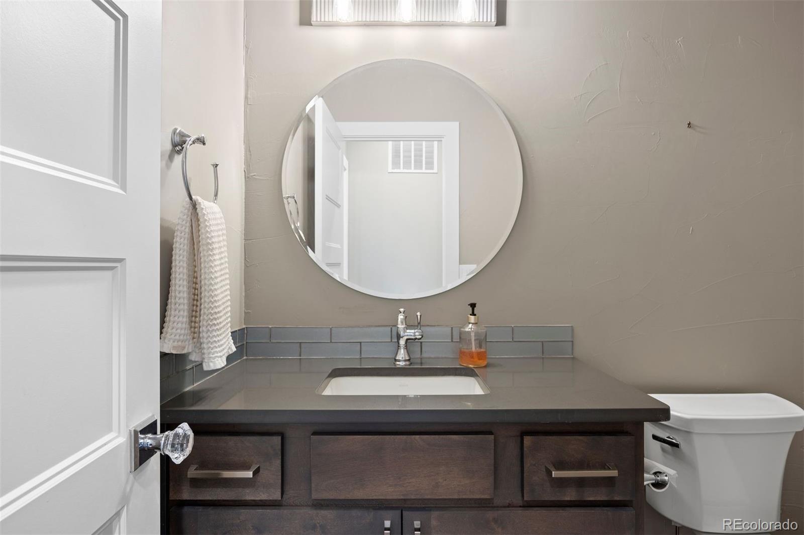 1803 Avenida Del Sol