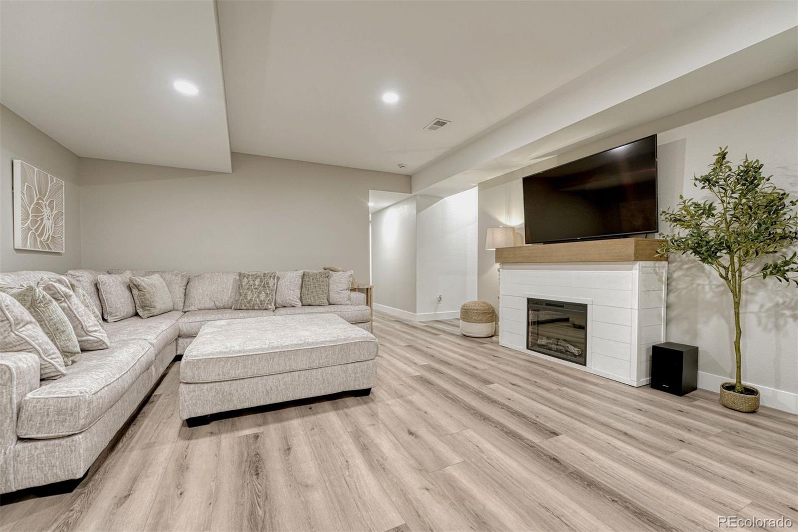 7843 Plateau Creek Lane