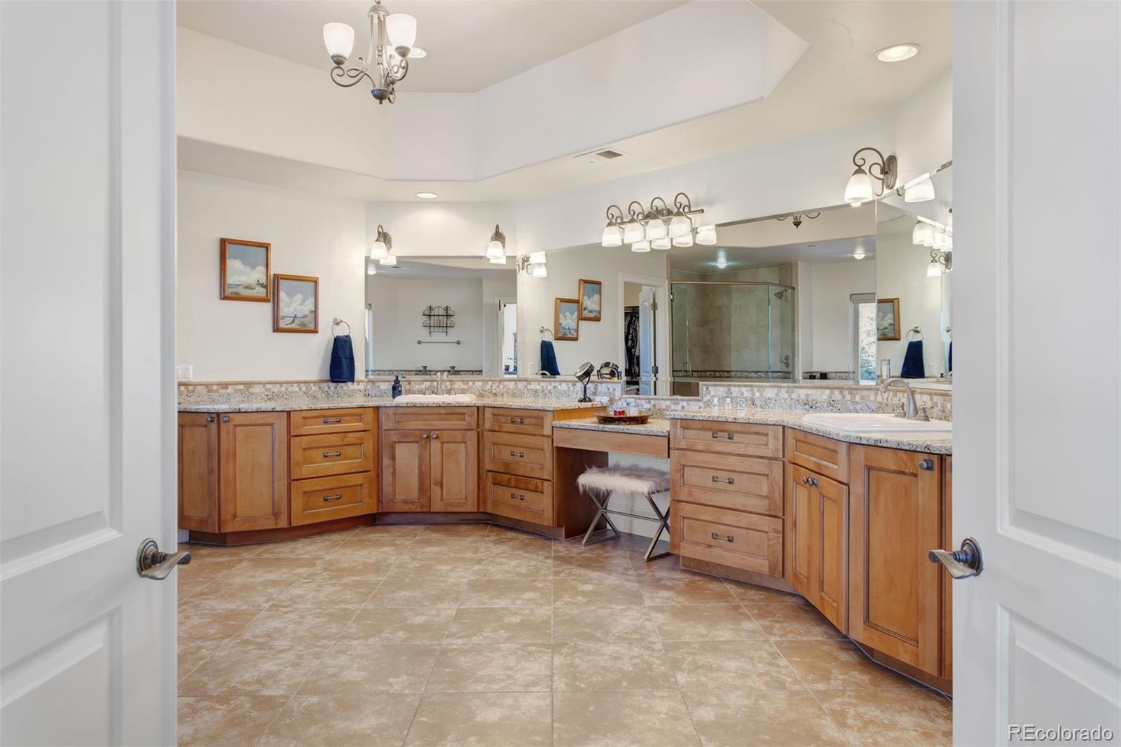 6805 Twisted Oak Drive