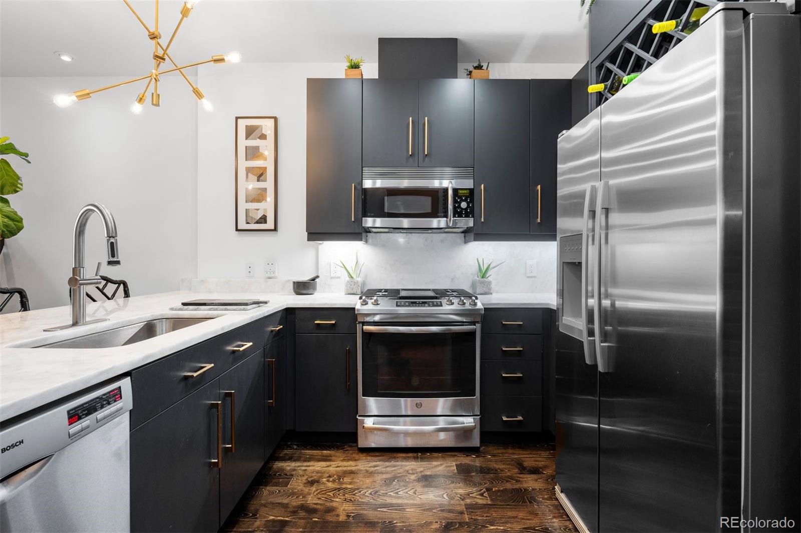 333 S Monroe Street Unit: 211