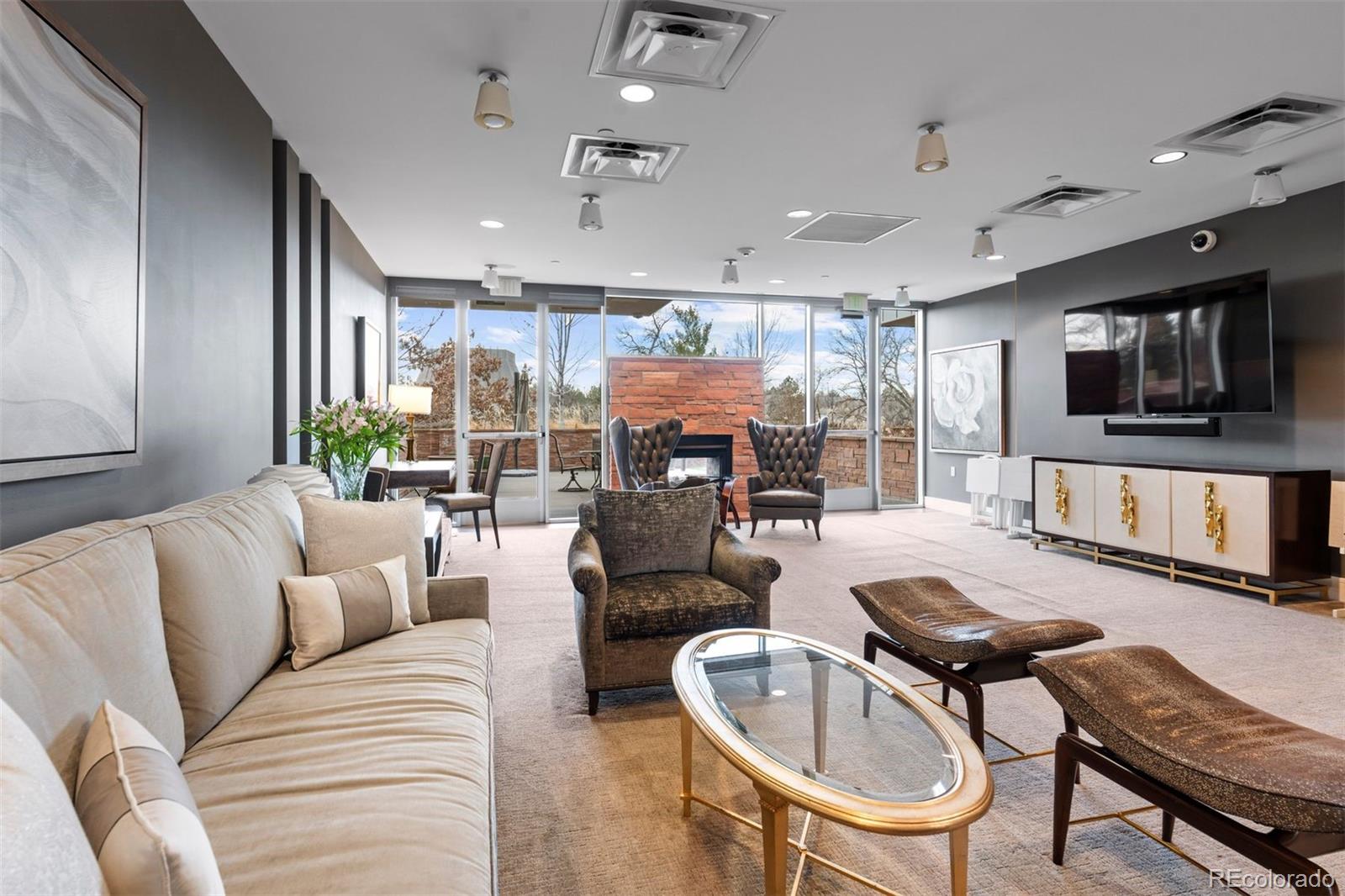 333 S Monroe Street Unit: 211