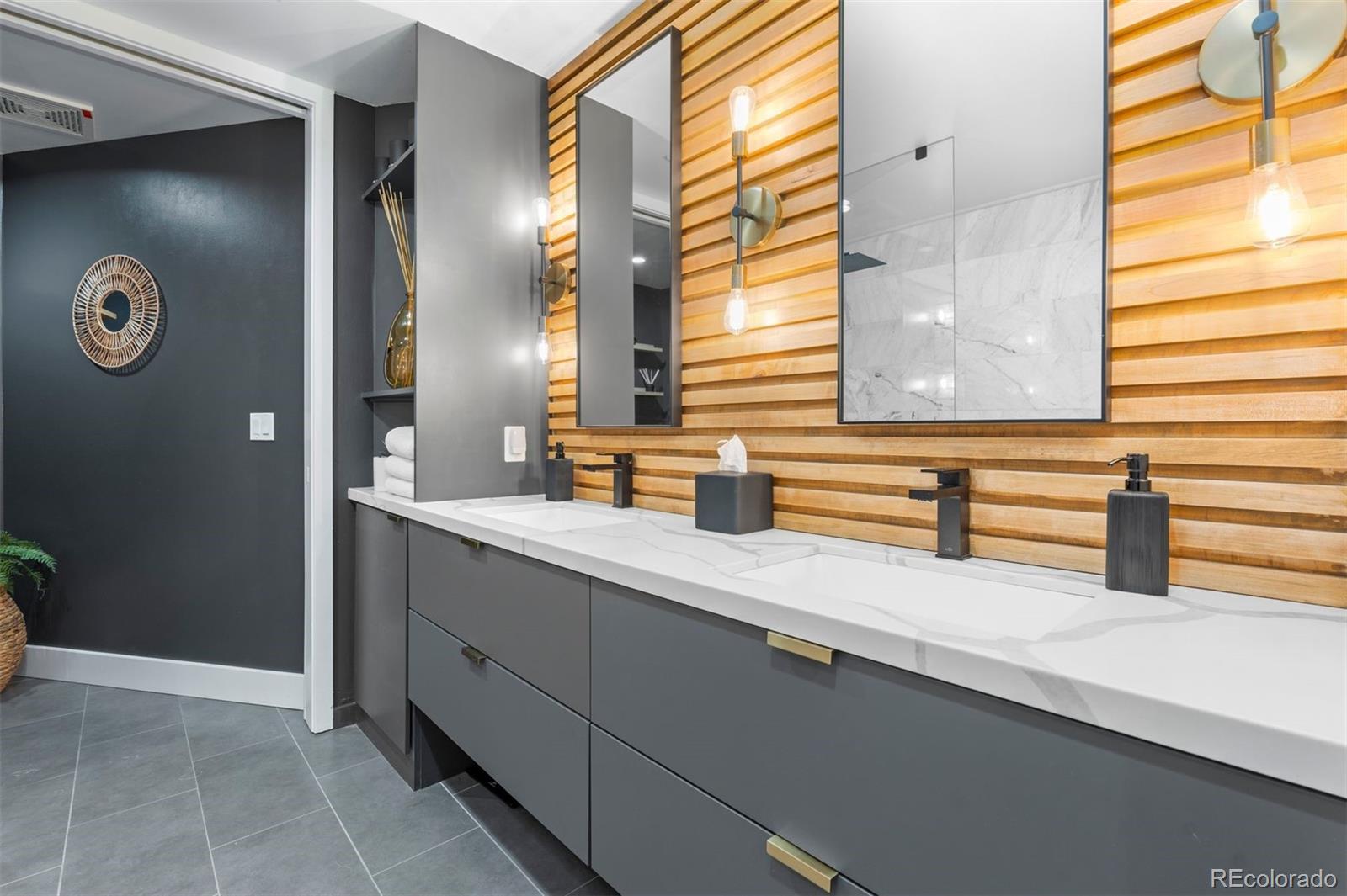 333 S Monroe Street Unit: 211