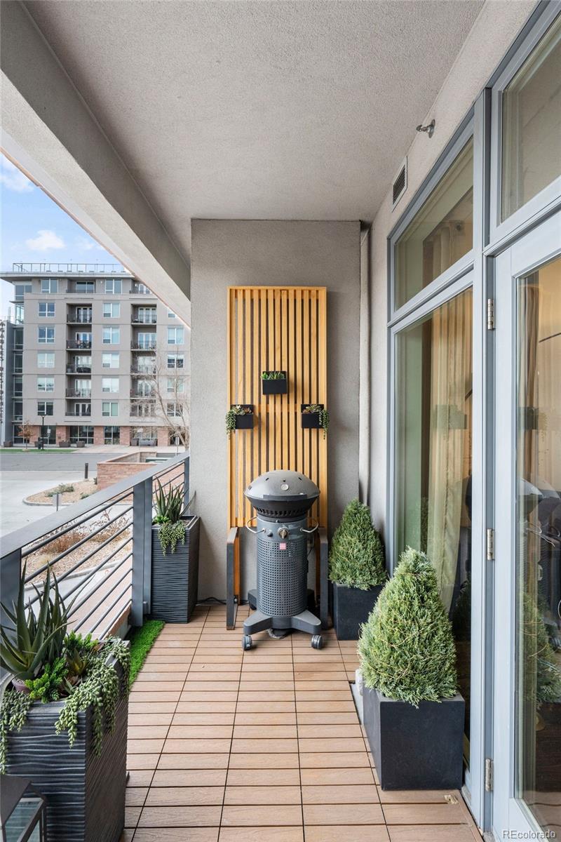 333 S Monroe Street Unit: 211