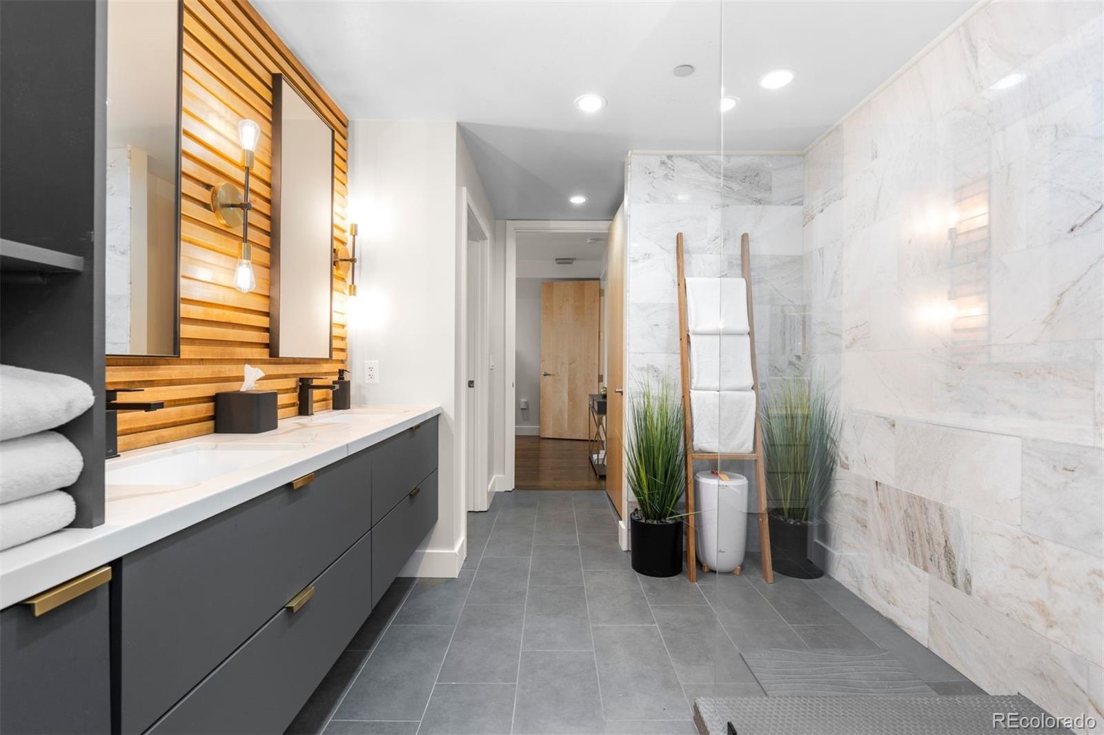 333 S Monroe Street Unit: 211