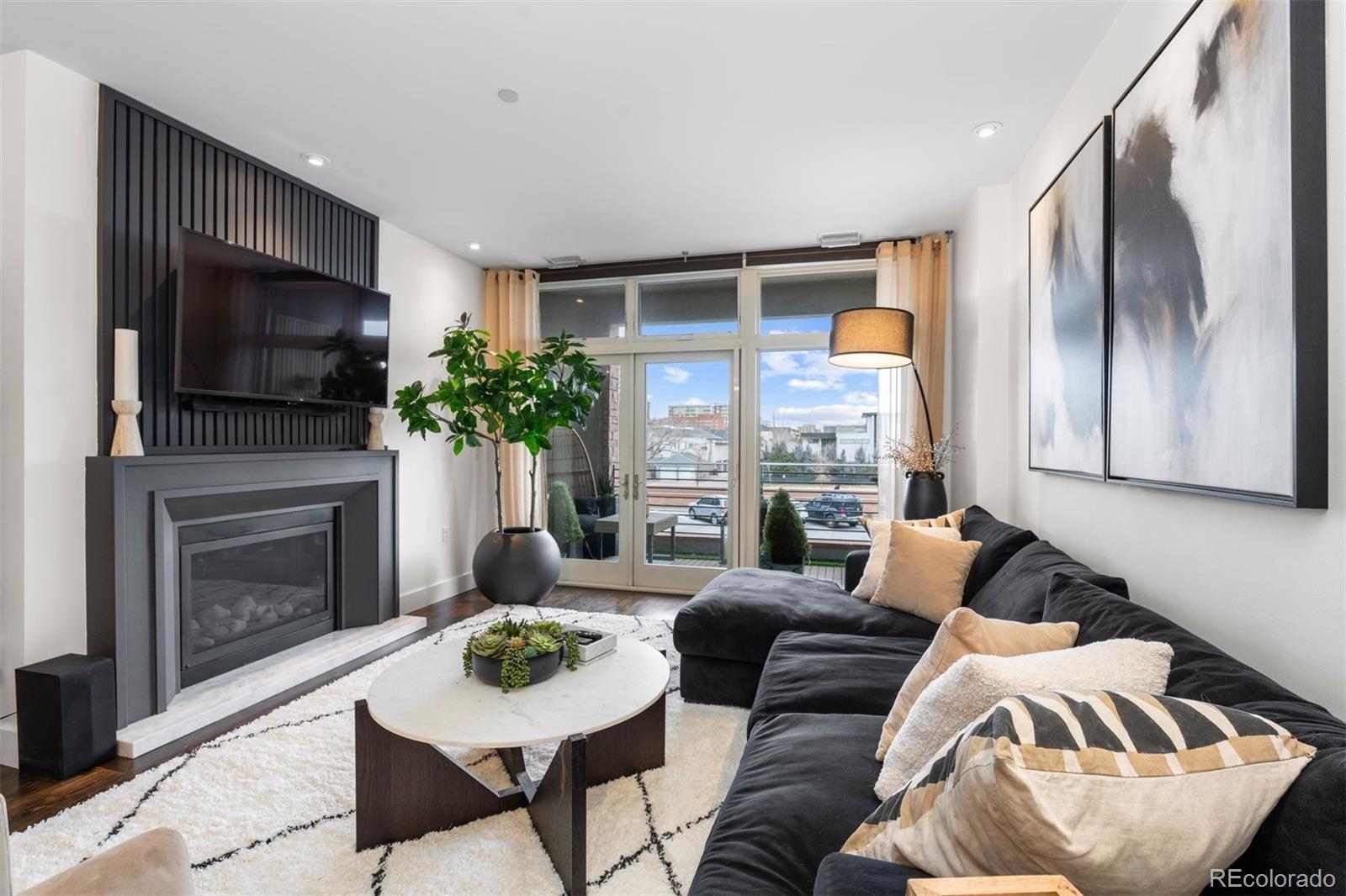 333 S Monroe Street Unit: 211