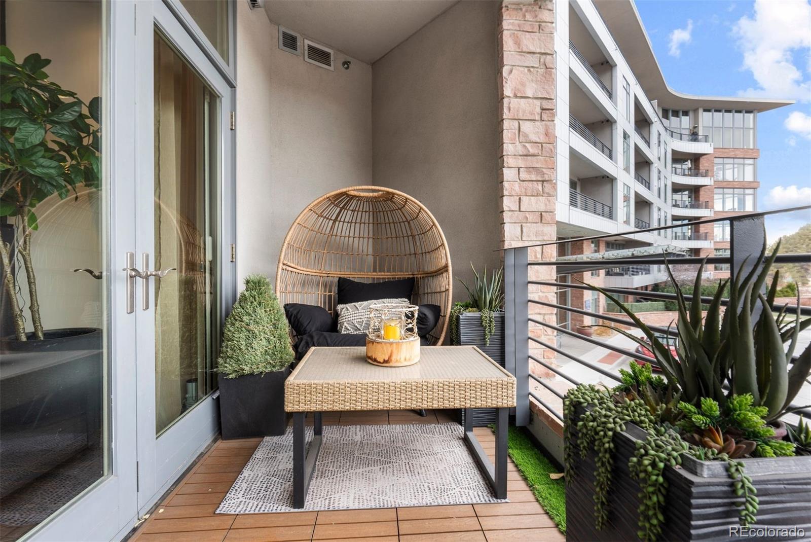 333 S Monroe Street Unit: 211