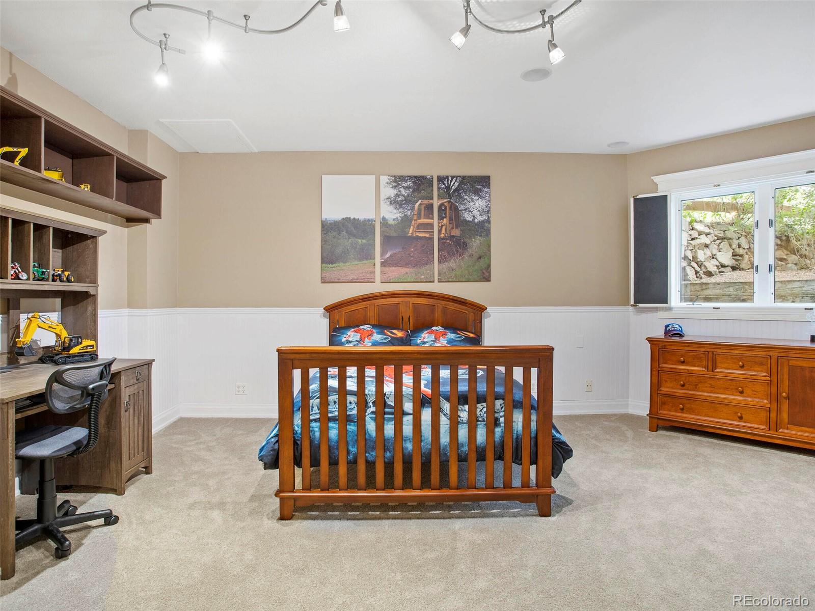 57 E Oak Hills Drive