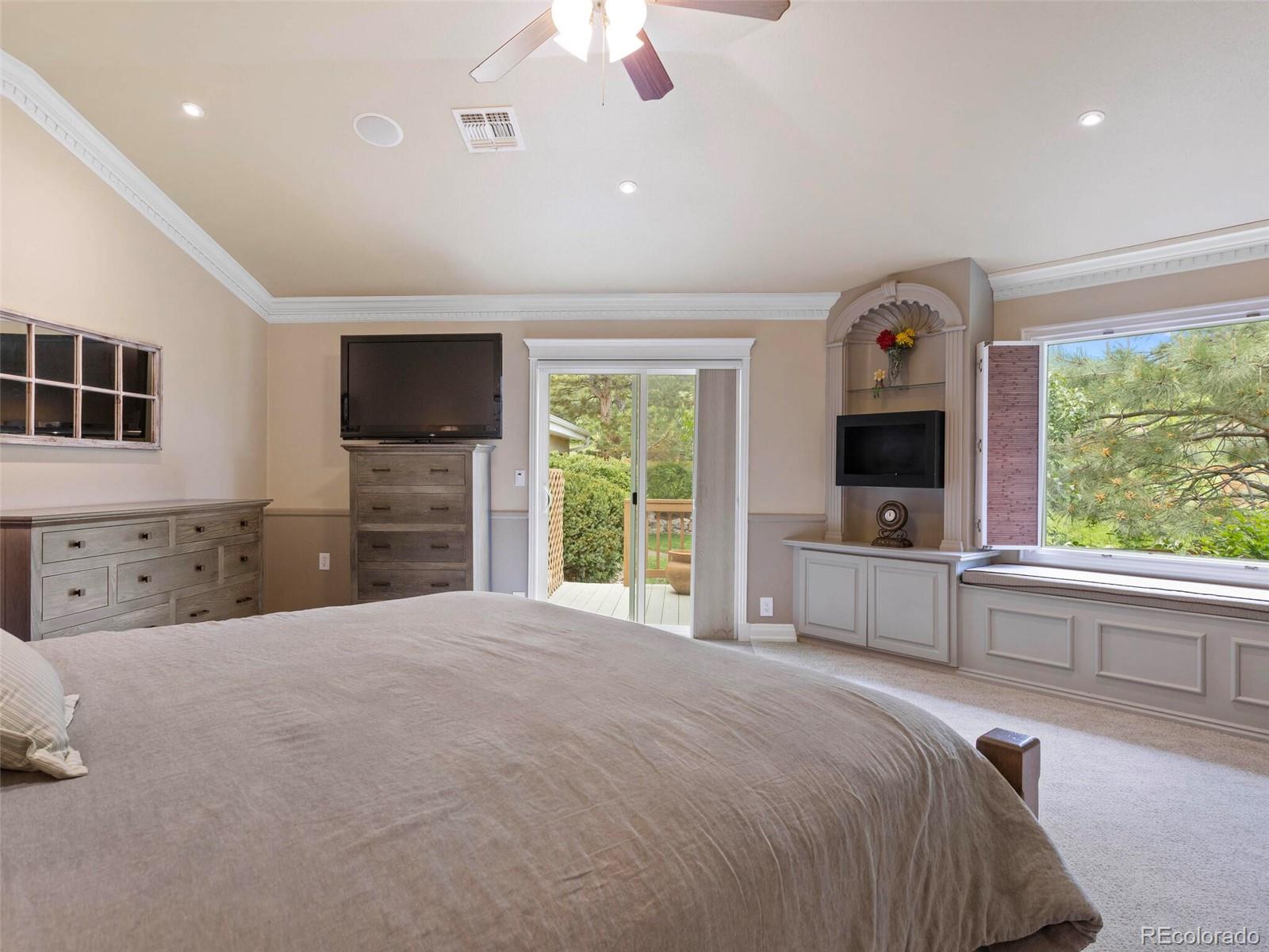 57 E Oak Hills Drive