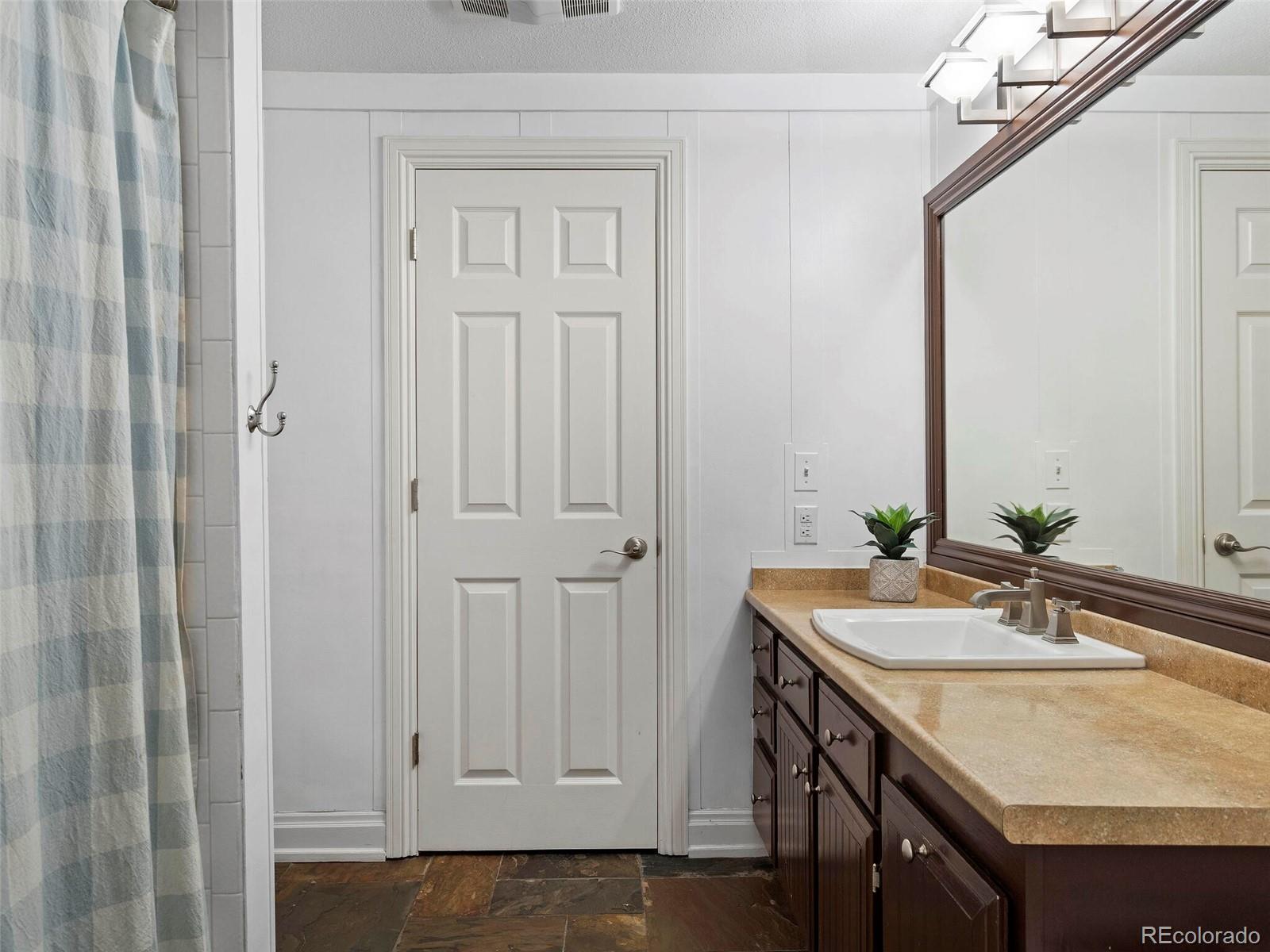 57 E Oak Hills Drive