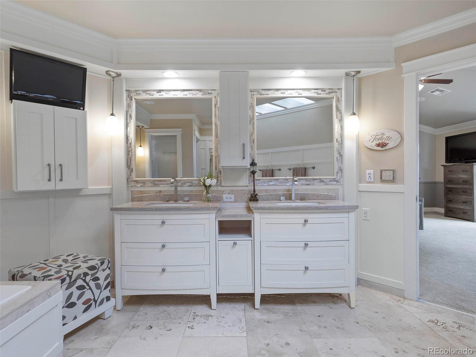 57 E Oak Hills Drive