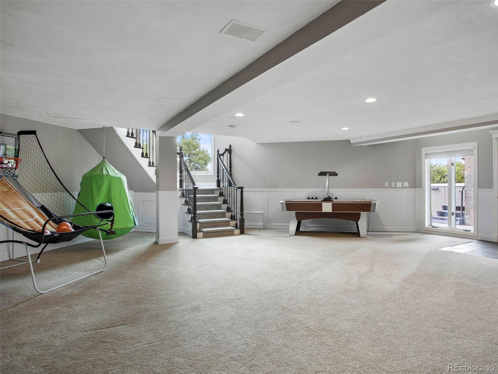 57 E Oak Hills Drive