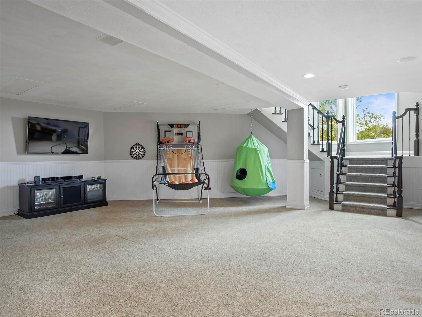 57 E Oak Hills Drive