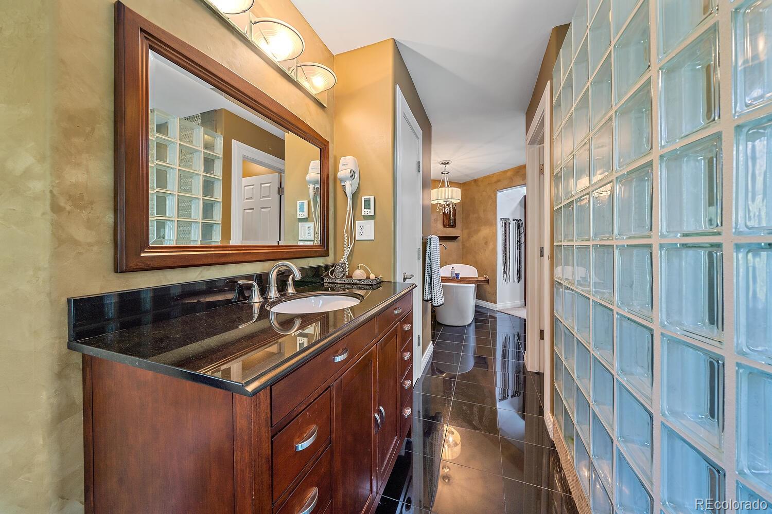 10987 Roxborough Drive