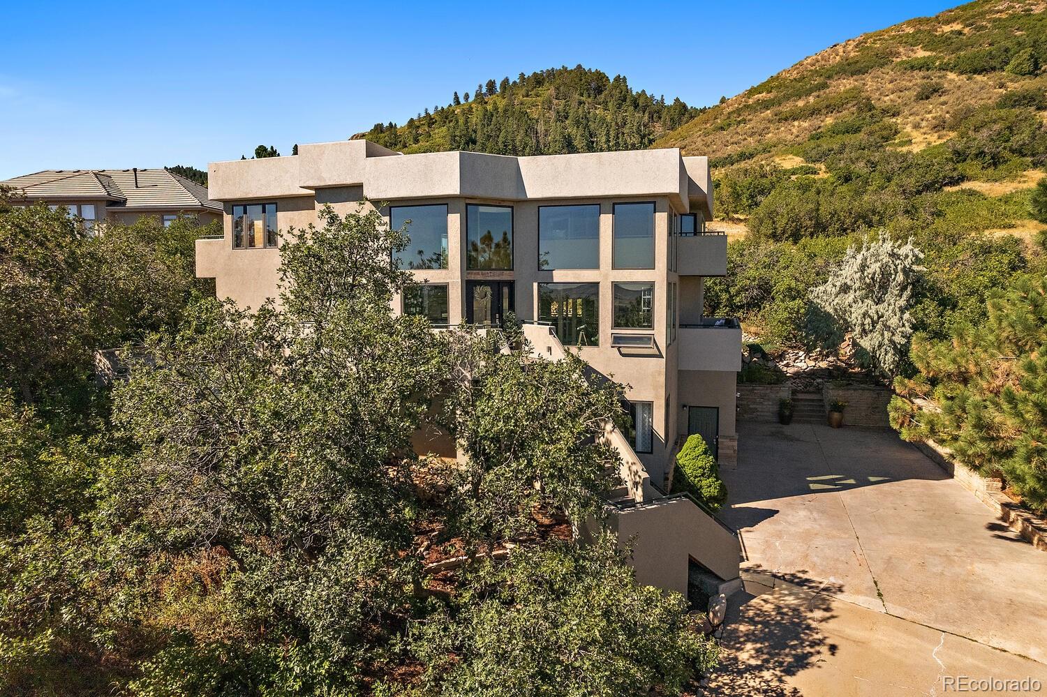 10987 Roxborough Drive