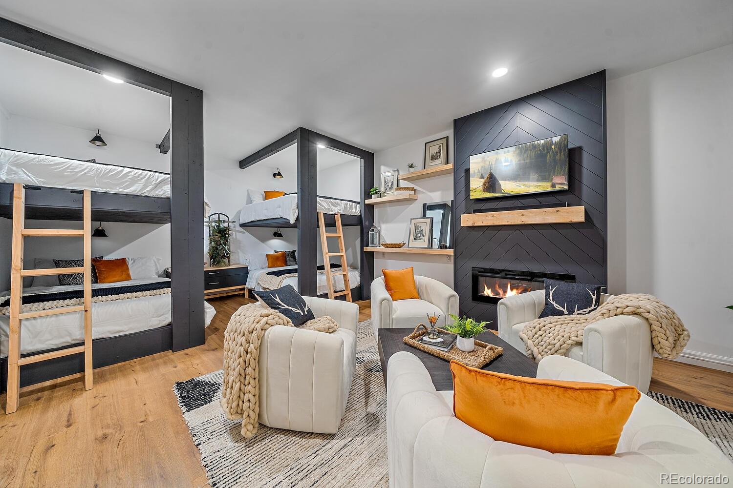 10987 Roxborough Drive