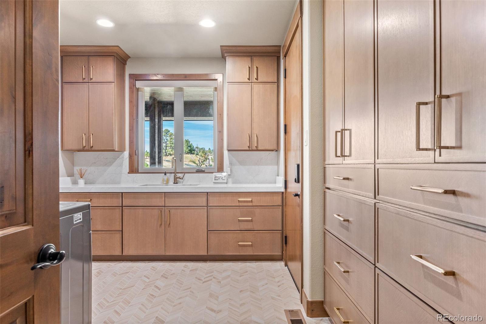 5612 Ponderosa Drive