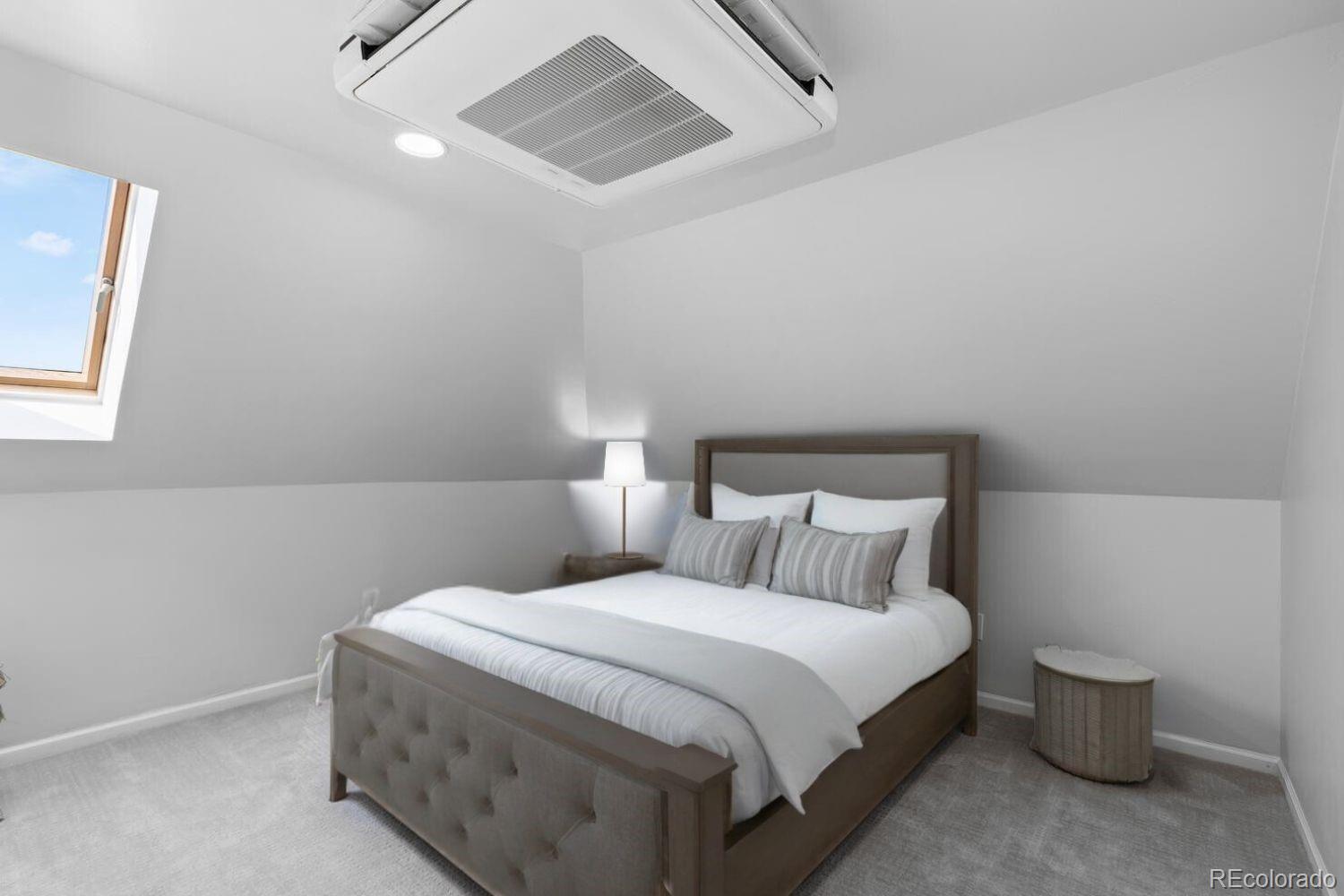 7689 N Sunrise Trail