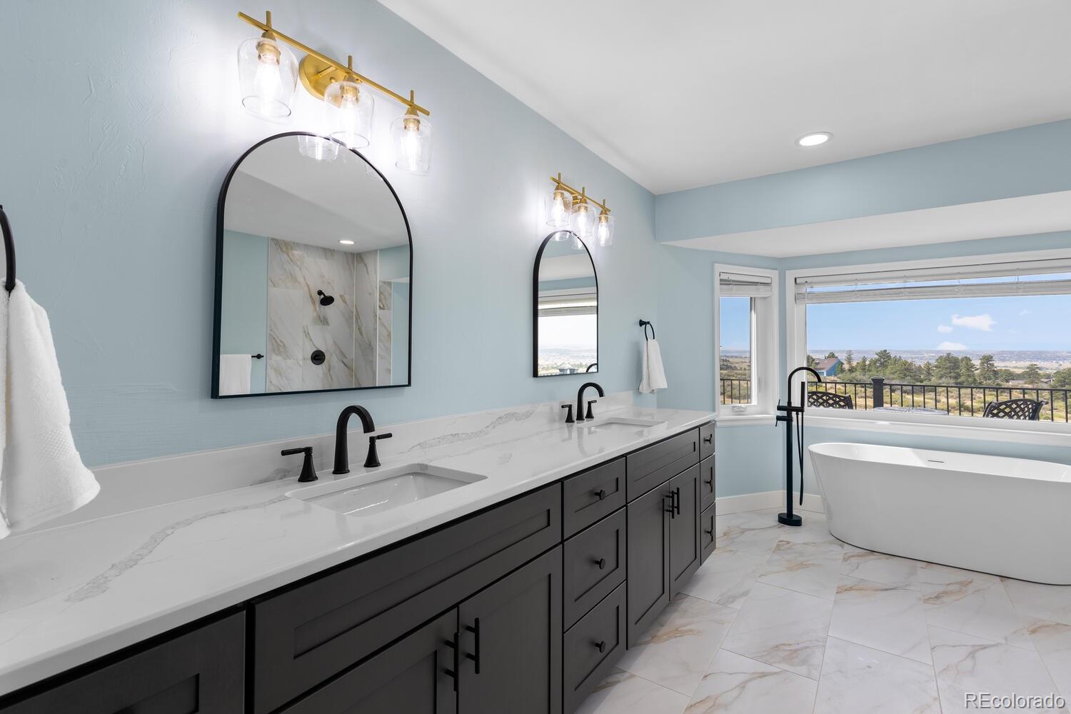 7689 N Sunrise Trail