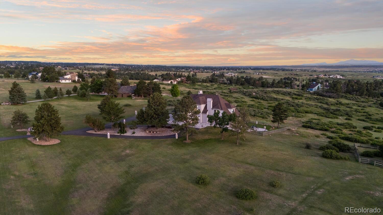 7689 N Sunrise Trail