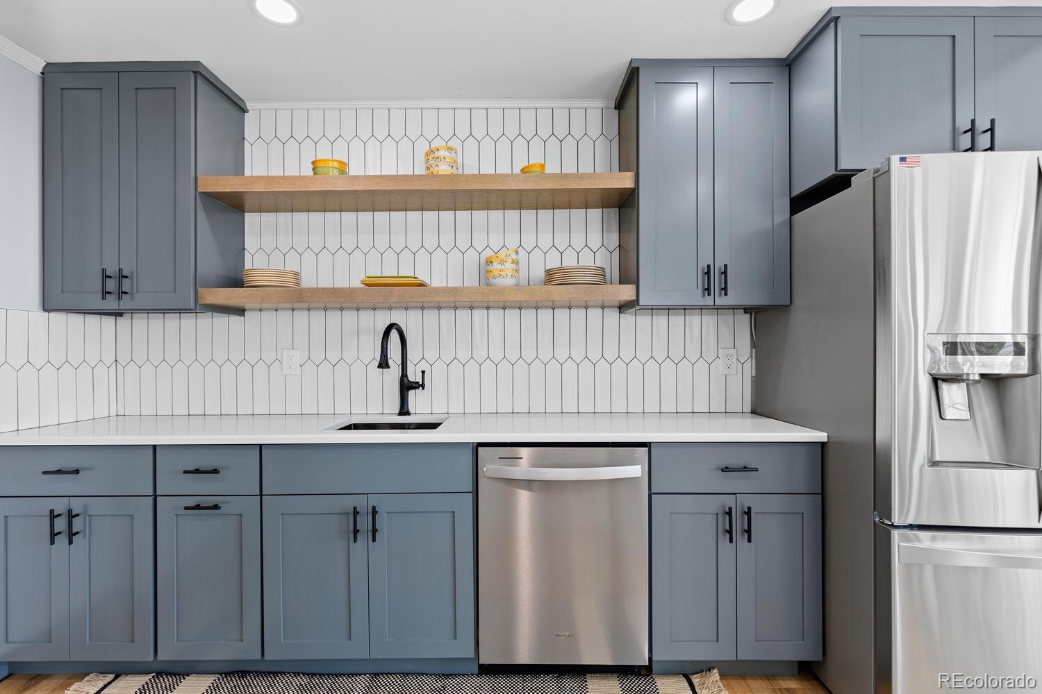 7689 N Sunrise Trail