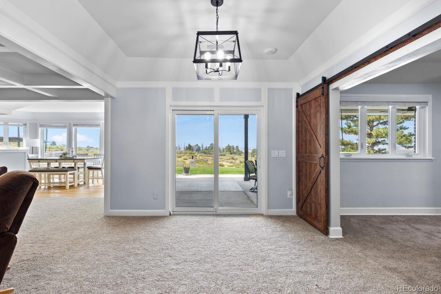 7689 N Sunrise Trail