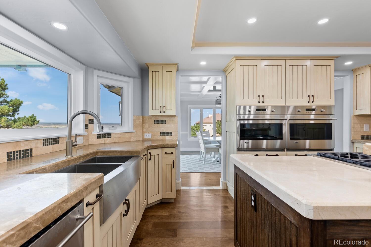 7689 N Sunrise Trail