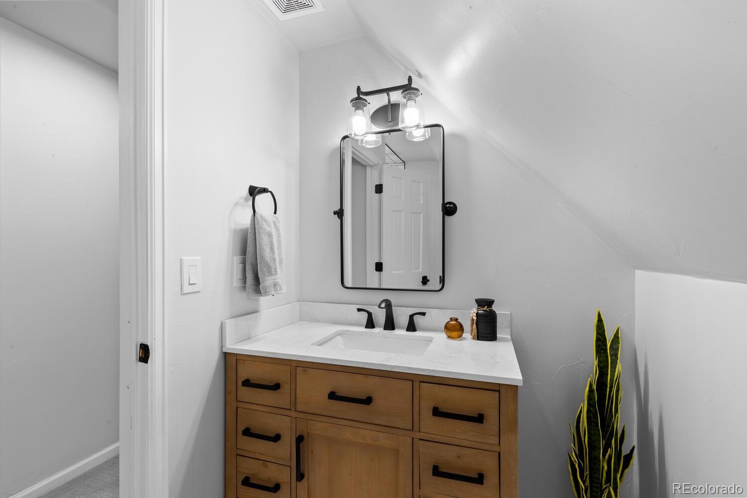 7689 N Sunrise Trail