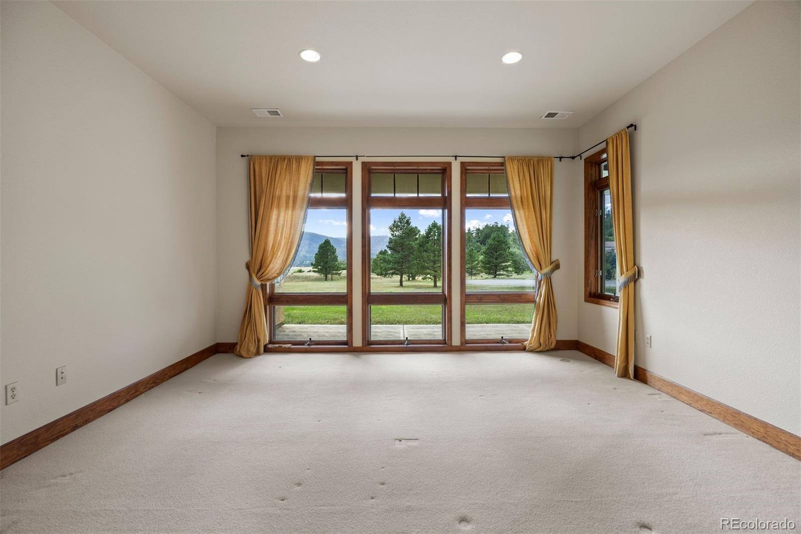 8061 Sugarloaf Road