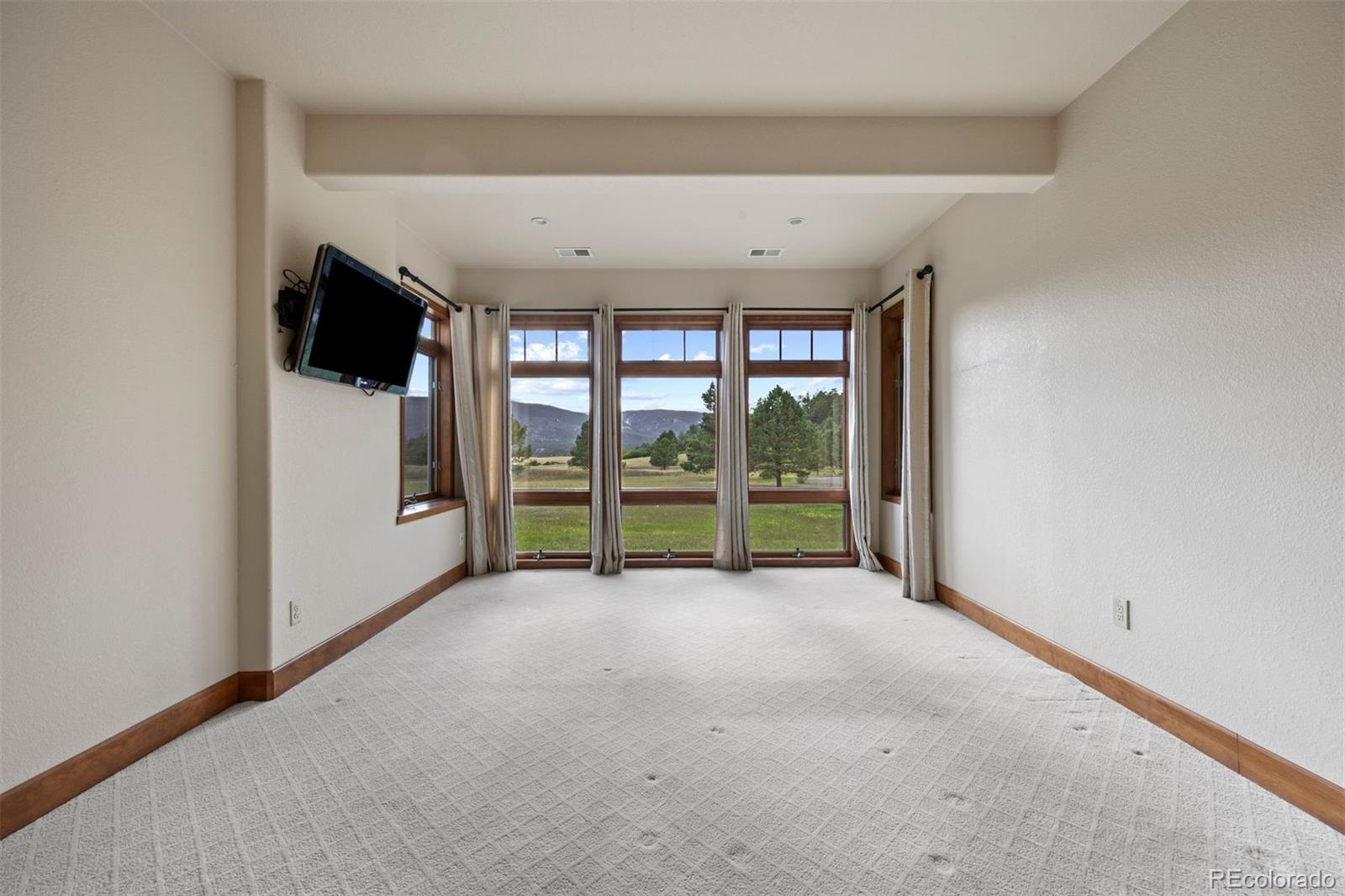 8061 Sugarloaf Road